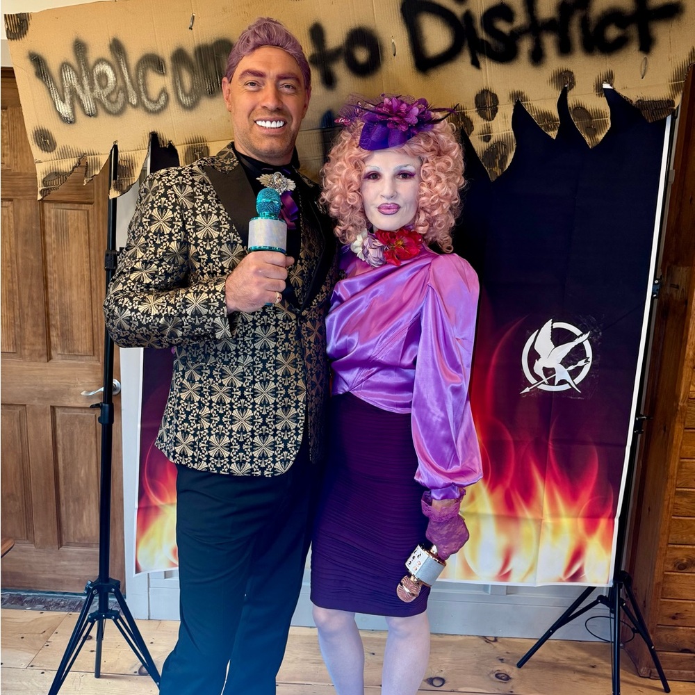 Caesar Flickerman Costume, The Hunger Games Cosplay - men’s XXL